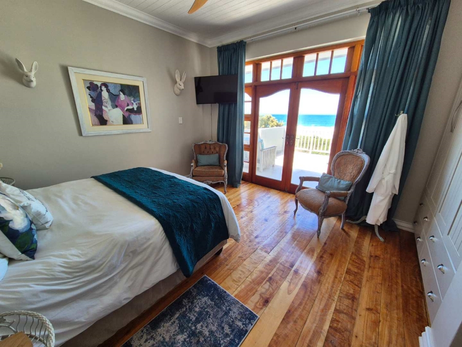 6 Bedroom Property for Sale in Outeniqua Strand Western Cape